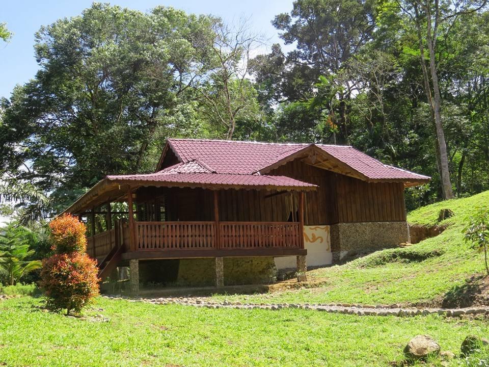Hotel Batu Kapal Jungle Houses Berastagi Exterior foto